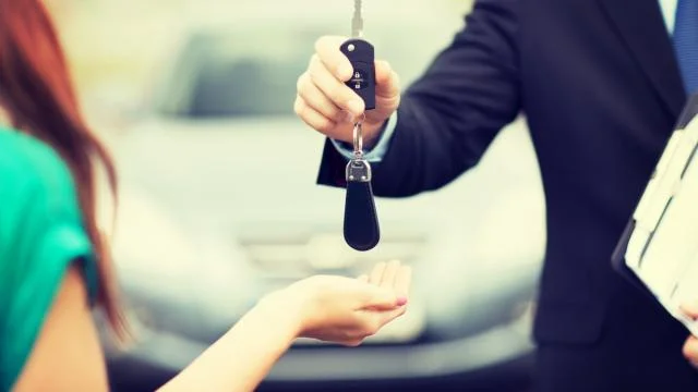 Mơ xe ô tô có phải là điềm may - Đánh số nào rước tài lộc? 2 chiêm bao thấy ô tô