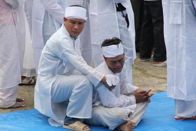 Mơ thấy khăn tang đánh số gì dễ trúng? Điềm báo giấc mơ là gì? 2 thấy khăn tang tốt hay xấu