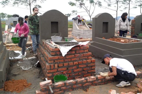 Giải mã giấc mơ thấy xây mộ là điềm báo gì cho tương lai? 2 chiêm bao xây mộ