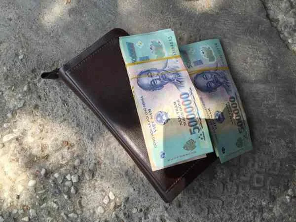 Mơ thấy tiền đánh con gì rủng rỉnh túi? Ý nghĩa giấc mộng thấy tiền? 3 mơ nhặt được tiền