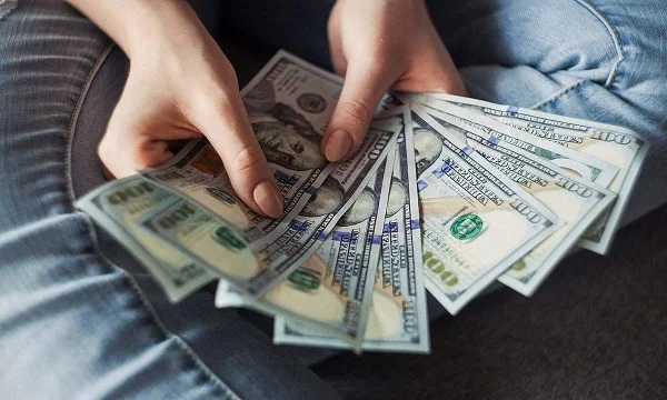 Mơ thấy tiền đánh con gì rủng rỉnh túi? Ý nghĩa giấc mộng thấy tiền? 2 mơ thấy tiền có ý nghĩa gì