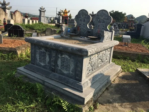 Giải mã giấc mơ thấy xây mộ là điềm báo gì cho tương lai? 1 Nằm mơ thấy xây mộ cho ông bà