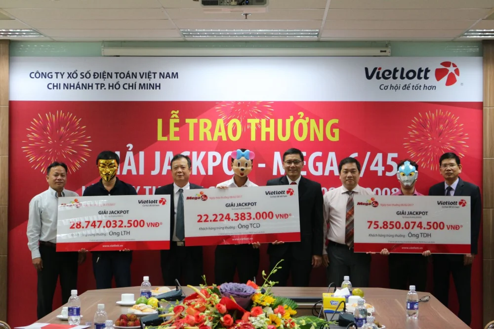 Lĩnh thưởng xổ số miền bắc ở đâu - Cách nhận thưởng! 3 người nào được lĩnh thưởng xổ số