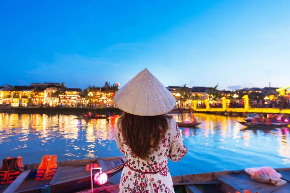 Mơ thấy đi du lịch là điềm báo gì? Đánh con gì ăn chắc? 3 mơ thấy đi du lịch nước ngoài