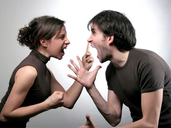 Mơ thấy vợ đánh con gì - Điềm báo của giấc mơ 4 vợ chồng cải nhau