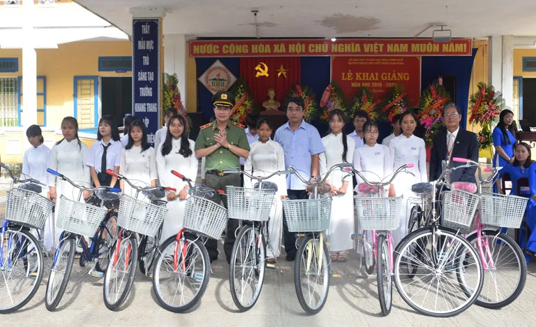 Giải mã giấc mơ thấy xe đạp và con số may mắn 2 mơ thấy được tặng xe đạp